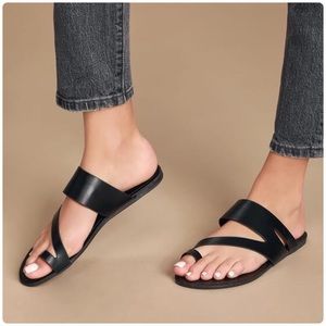 Lulus Mackin Girl Black Toe-Looped Flat Sandals
